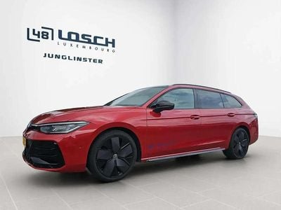 Rouge Occasion 2024 VW Passat R-line Break | 40 900 € (Prix cher)