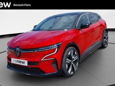 Rouge Occasion 2023 Renault Megane E-Tech Iconic Berline | 27 990 € (Prix juste)