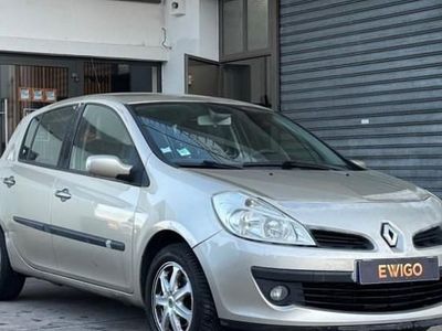 Beige Occasion 2007 Renault Clio II Berline | 2 990 € (Prix juste)