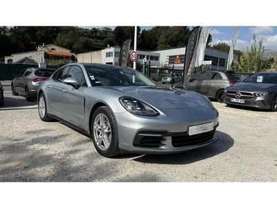 Porsche Panamera 4