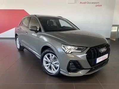 Gris chronos métallisé Occasion 2025 Audi Q3 S-Line SUV | 49 906 € (Prix cher)