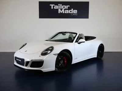 Porsche 911 Carrera 4 GTS