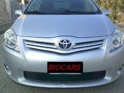 Occasion Toyota Auris Active 91 ch (66 kW) 2011 Argent Berline