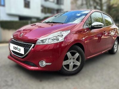 Rouge Occasion 2014 Peugeot 208 Style Citadine | 5 890 € (Prix juste)