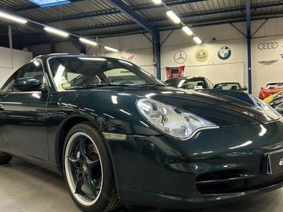 Vert Occasion 2002 Porsche 911 Carrera 4 Coupé | 35 990 € (Prix juste)