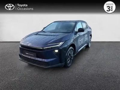 Bleu de prusse métallisé premium Occasion 2025 Toyota bZ4X Lounge SUV | 39 990 €