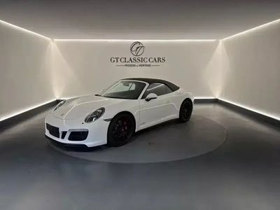 Porsche 911 Carrera GTS