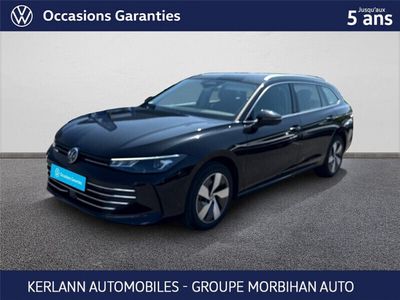 Noir Occasion 2024 VW Passat Life Coupé | 35 990 €