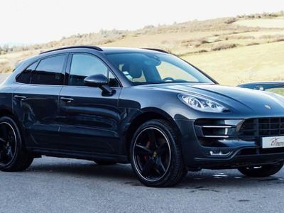 Gris Occasion 2016 Porsche Macan Turbo SUV | 48 000 € (Prix assez cher)