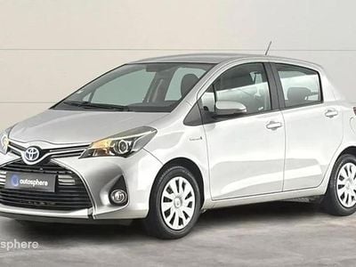 Occasion Toyota Yaris Hybrid 76 ch (55 kW) 2017 Gris Berline