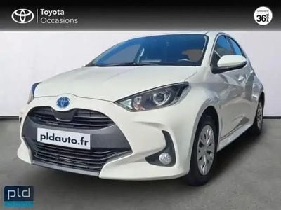 Blanc Occasion 2022 Toyota Yaris Hybrid Business Edition Berline | 17 990 € (Prix juste)
