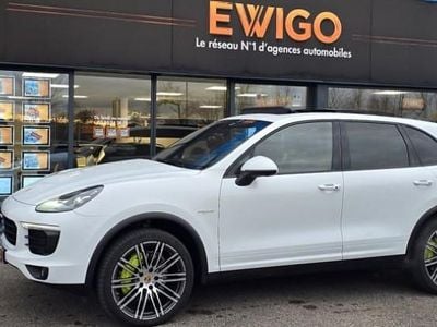 Blanc Occasion 2015 Porsche Cayenne S E-Hybrid SUV | 36 490 €