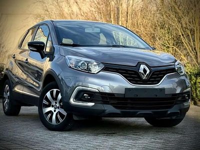 Gris Occasion 2017 Renault Captur Zen SUV | 9 850 € (Bon prix)