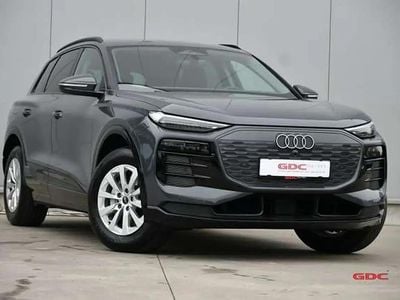 Gris Occasion 2025 Audi Q6 e-tron SUV | 54 999 €