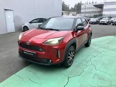 Rouge foncé Occasion 2023 Toyota Yaris Hybrid Sport Coupé | 23 990 € (Prix juste)