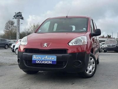 Rouge Occasion 2015 Peugeot Partner Monospace | 7 990 €