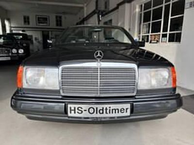 Noir Occasion 1993 Mercedes E300 Cabriolet | 41 500 €