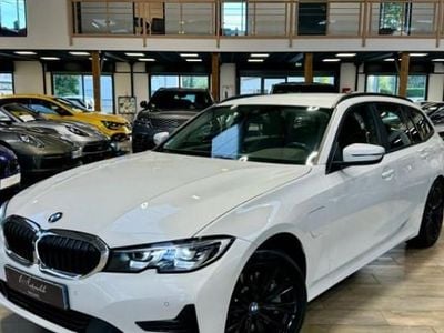 BMW 330e