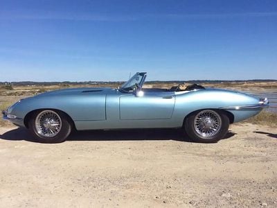 Bleu Occasion 1967 Jaguar E-Type Cabriolet | 129 000 €