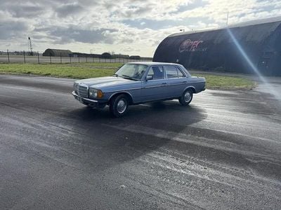 Occasion Mercedes 200 113 ch (83 kW) 1979