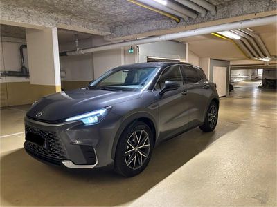Gris Occasion 2025 Lexus LBX SUV | 34 000 €