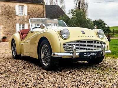 Occasion Triumph TR3 101 ch (74 kW) 1958 Jaune Cabriolet