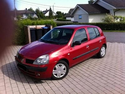 Occasion Renault Clio II Authentique 64 ch (47 kW) 2002 Rouge Berline