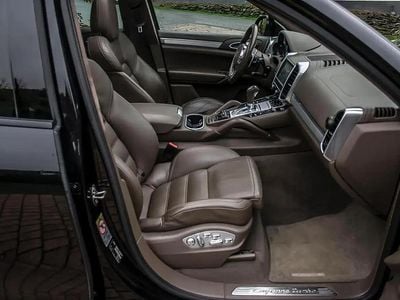 Noir Occasion 2011 Porsche Cayenne SUV | 24 000 €