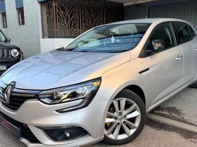 Gris Occasion 2019 Renault Mégane IV Business Berline | 9 990 € (Prix juste)