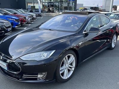 Noir Occasion 2015 Tesla Model S Citadine | 27 990 €