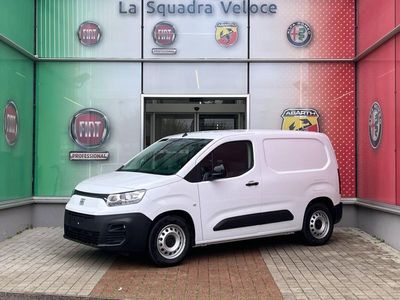 occasion Fiat Doblò M 800kg Electrique 136ch Batterie 50 kWh Cabine Moduwork 3 places Pro Lounge Connect