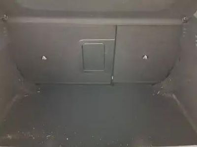 Vert Occasion 2023 Peugeot 308 Allure Berline | 16 499 € (Prix juste)