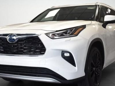 Occasion 2024 Toyota Highlander Lounge SUV | 56 470 € (Bon prix)