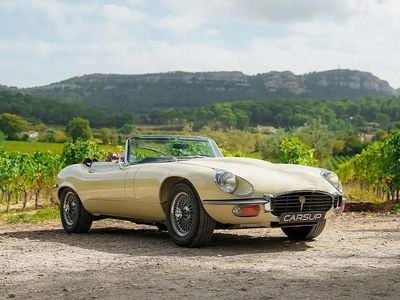 Beige Occasion 1973 Jaguar E-Type Cabriolet | 89 000 €
