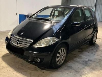 Noir Occasion 2005 Mercedes A180 Elegance Monospace | 6 490 € (Prix juste)