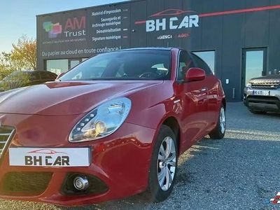 Rouge Occasion 2015 Alfa Romeo Giulietta Distinctive Citadine | 5 990 €