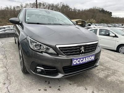 Gris Occasion 2019 Peugeot 308 Allure Berline | 14 990 € (Prix juste)