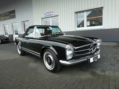 Noir Occasion 1967 Mercedes 230 Cabriolet | 95 900 €