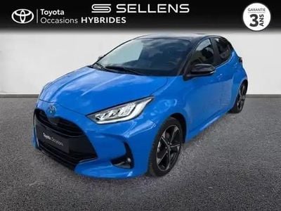 Biton bleu neptune / toit noir Occasion 2024 Toyota Yaris Hybrid Berline | 25 990 € (Prix juste)