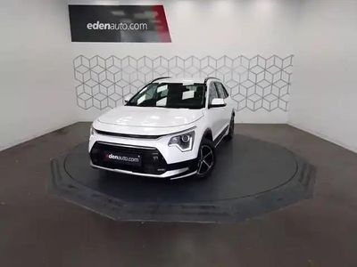 Snow white pearl Occasion 2025 Kia Niro Active SUV | 30 790 € (Prix juste)