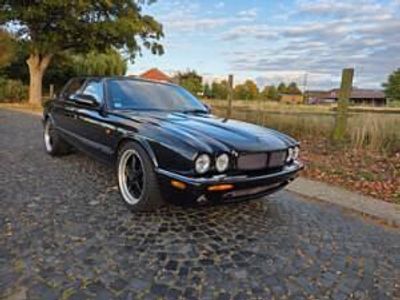 Noir Occasion 2000 Jaguar XJR Berline | 9 999 €