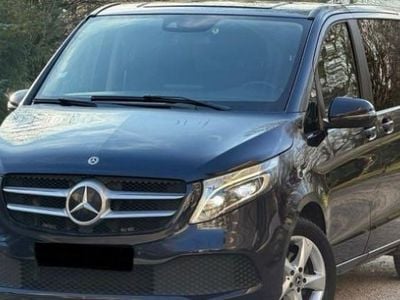 Bleu Occasion 2020 Mercedes V220 Monospace | 20 490 €