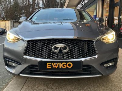 Infiniti Q30