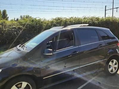 Mercedes B200