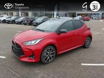 Occasion Toyota Yaris Hybrid 116 ch (85 kW) 2022 Biton rouge allure / toit noir Berline