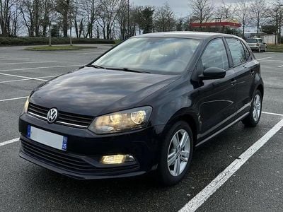 Noir Occasion 2014 VW Polo Berline | 8 800 € (Prix assez cher)