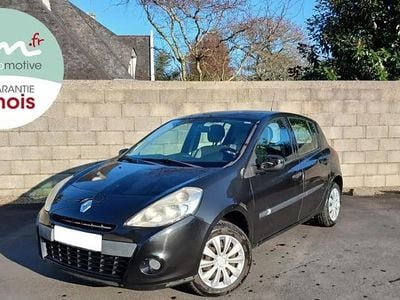 Noir Occasion 2011 Renault Clio III Authentique Berline | 5 590 € (Prix assez cher)