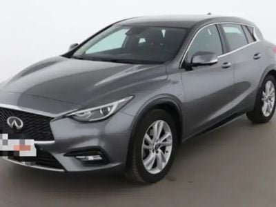 Infiniti Q30