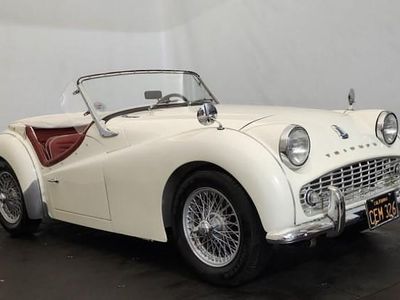 Blanc Occasion 1962 Triumph TR3 Cabriolet | 38 500 €