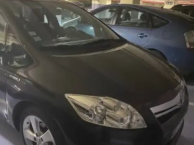 Toyota Auris Hybrid